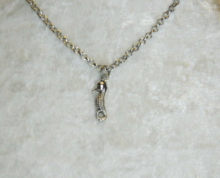 Necklace – Sea Horse on Chain CodeJN104