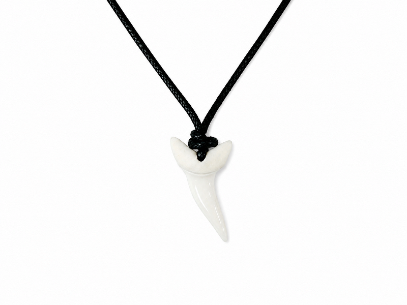 Mako Shark Tooth Necklace Cord Size3-3.5cm CodeMS101