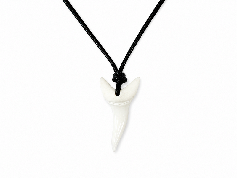 Mako Shark Tooth Necklace Cord Size 3.5-3.75cm Code MS100